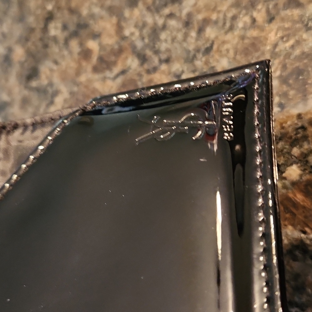 Saint Laurent Beaute Mirror With Black Patent Pouch - Picture 3 of 7